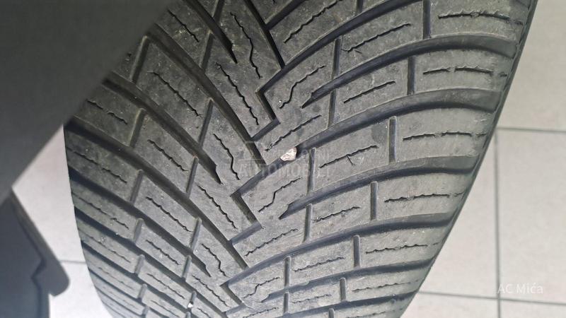 Peugeot 3008 1.5 BLU NAV ALU 8 MM