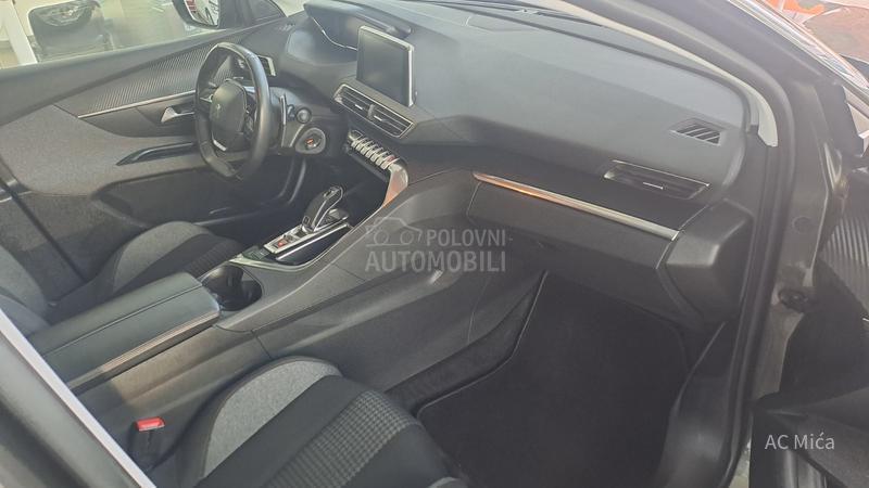 Peugeot 3008 1.5 BLU NAV ALU 8 MM