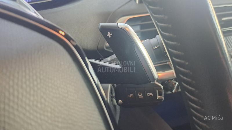 Peugeot 3008 1.5 BLU NAV ALU 8 MM