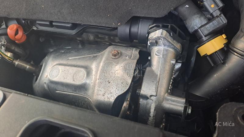 Peugeot 3008 1.5 BLU NAV ALU 8 MM