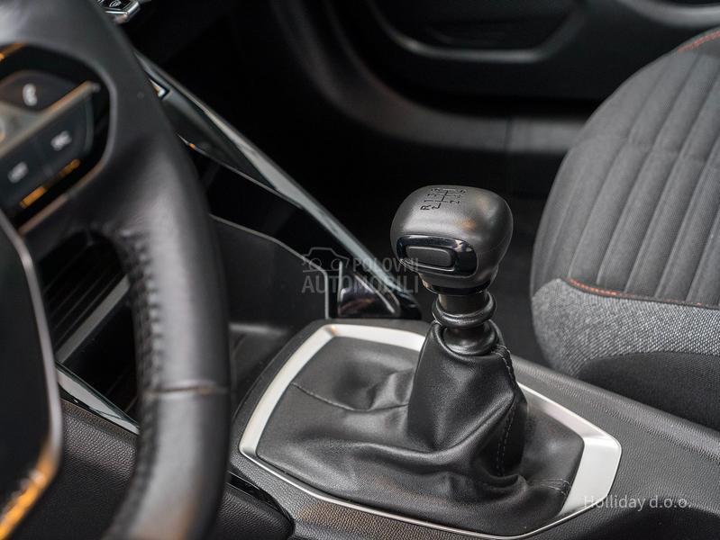 Peugeot 2008 1.2PureTech Led Nav