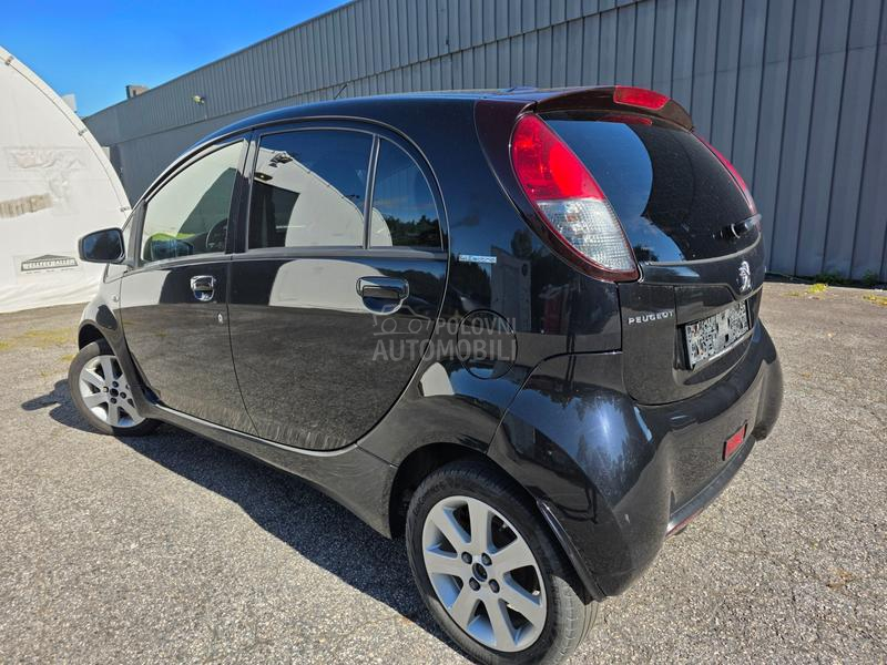 Peugeot iOn 