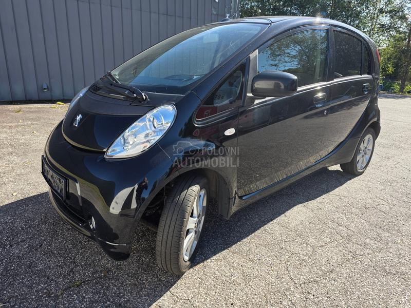 Peugeot iOn 