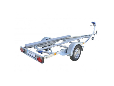 Vesta Marine 750 sa skijama