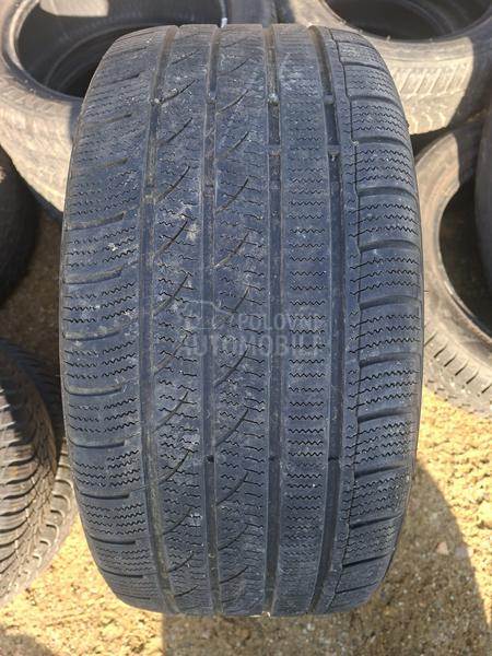 Rotalla 245/40 R18 Zimska