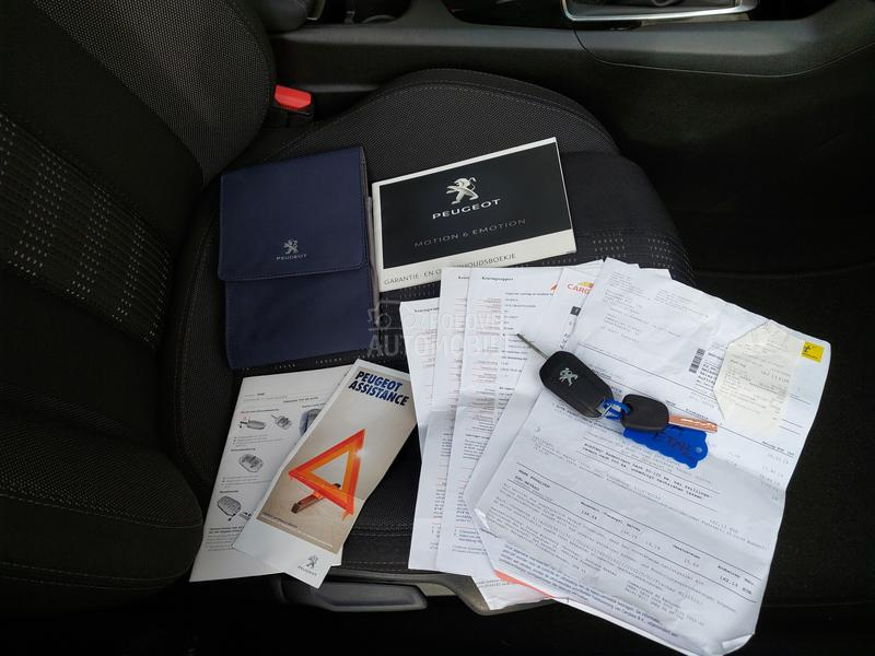 Peugeot 308 1.6HDI / F U L L/