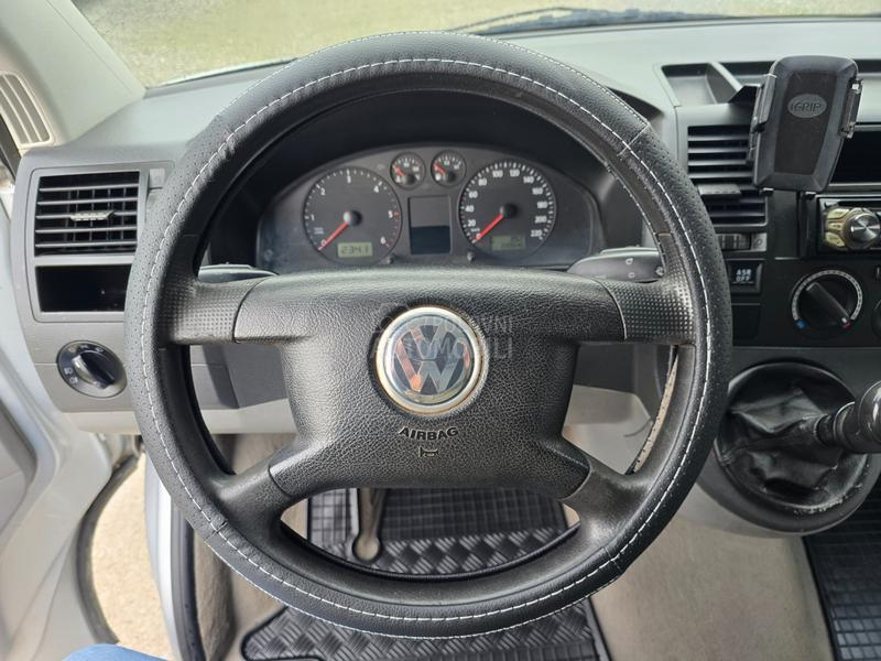 Volkswagen Transporter T5 1.9TDI