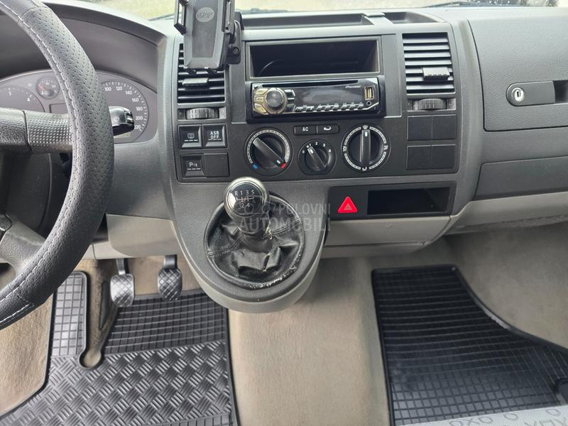 Volkswagen Transporter T5 1.9TDI