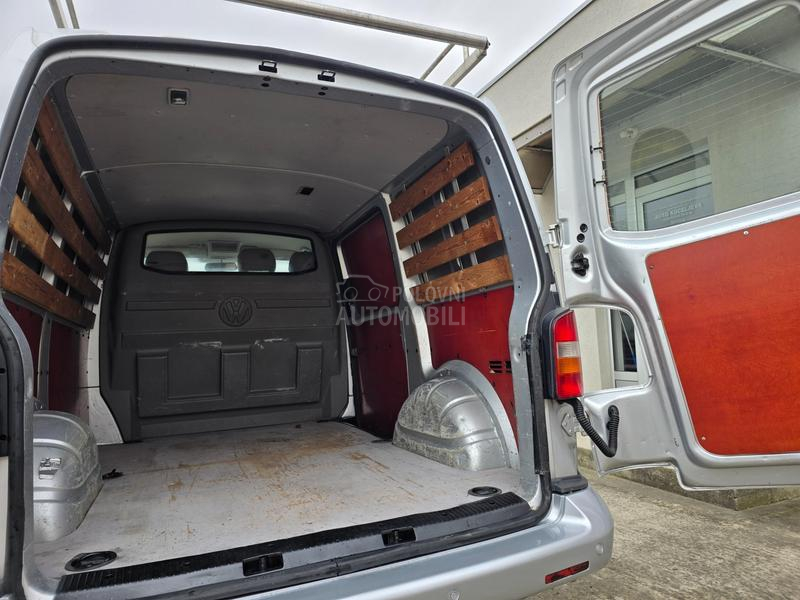 Volkswagen Transporter T5 1.9TDI