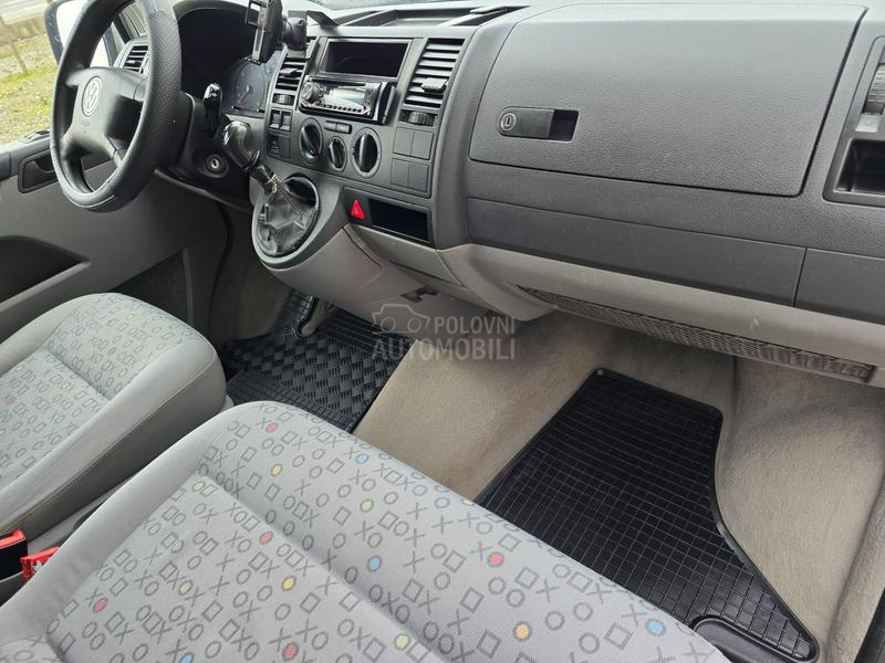 Volkswagen Transporter T5 1.9TDI