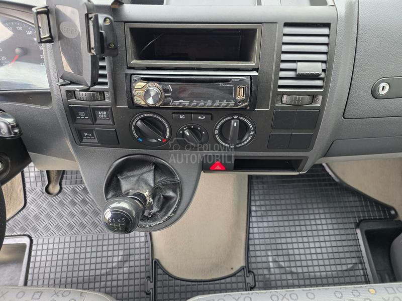 Volkswagen Transporter T5 1.9TDI