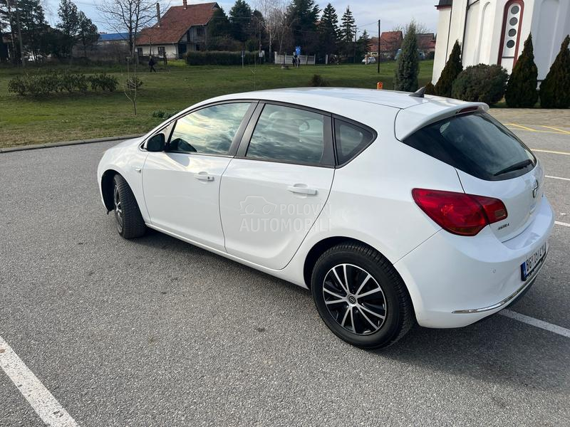 Opel Astra J 1.7 cdti restyling