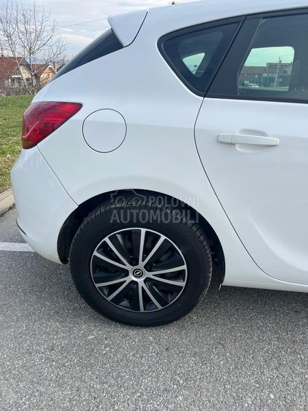 Opel Astra J 1.7 cdti restyling