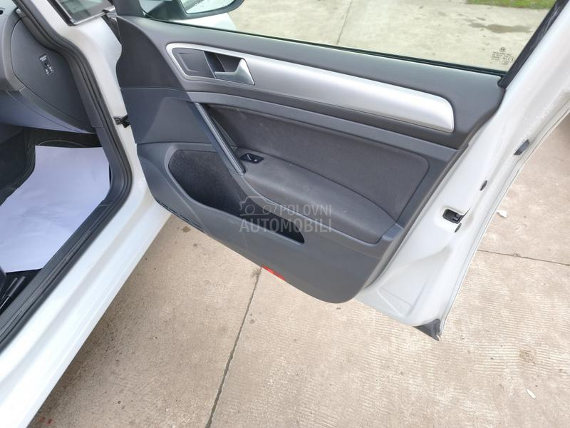 Volkswagen Golf 7 1.6TDI RESTY/LED