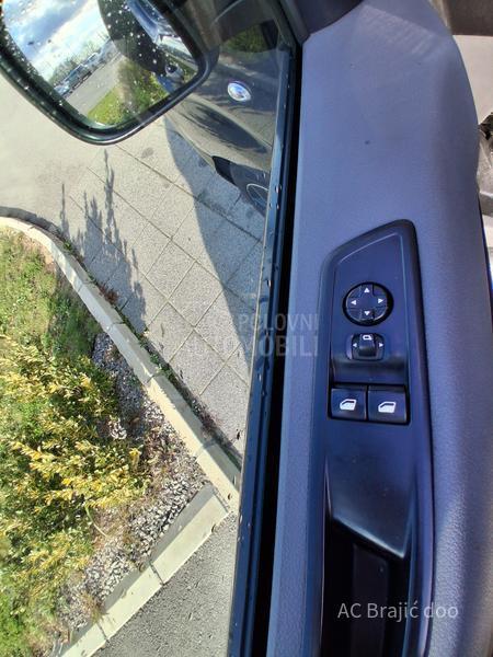 Opel Vivaro 2.0D 145KS MT6