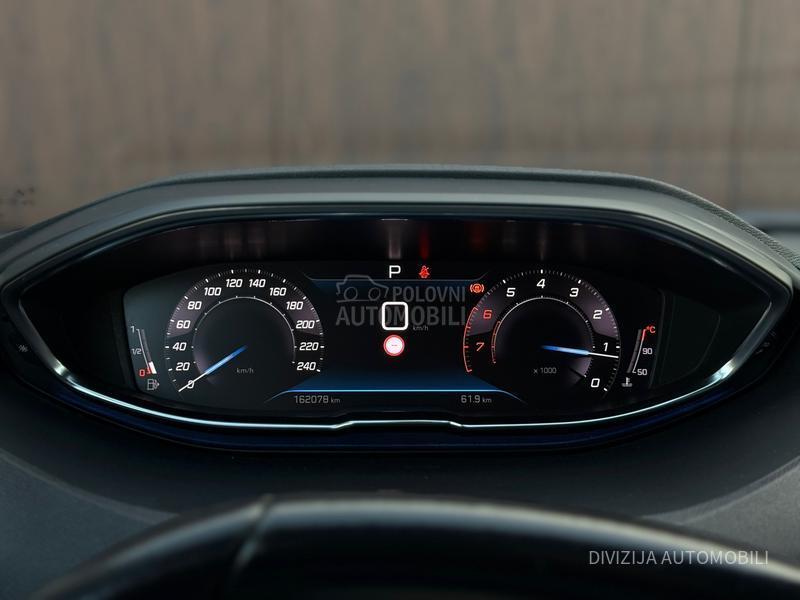 Peugeot 5008 Auto/Kamera/7sed