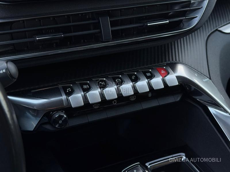 Peugeot 5008 Auto/Kamera/7sed