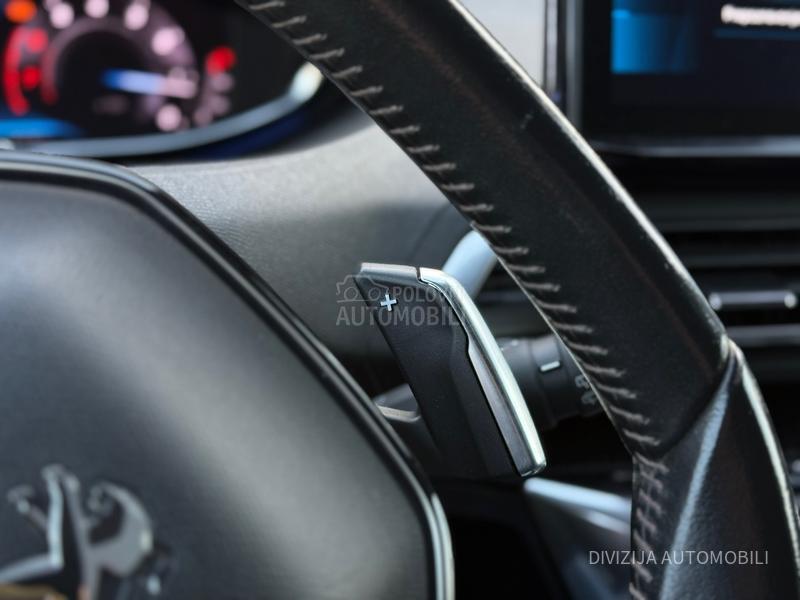 Peugeot 5008 Auto/Kamera/7sed