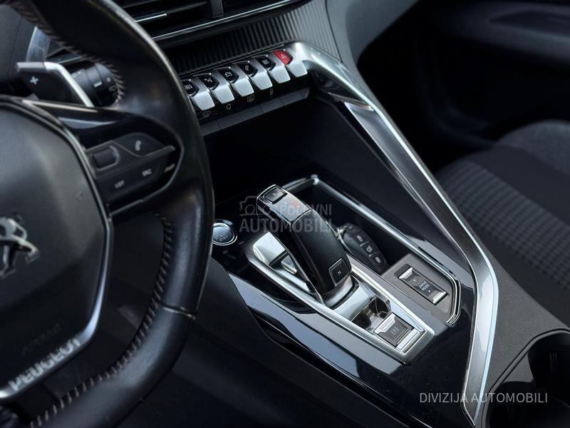 Peugeot 5008 Auto/Kamera/7sed
