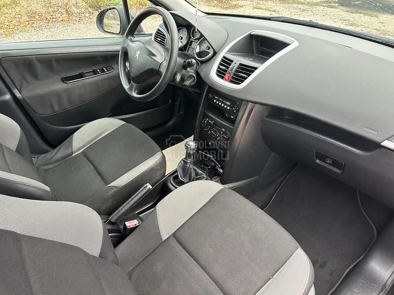 Peugeot 207 1.4b
