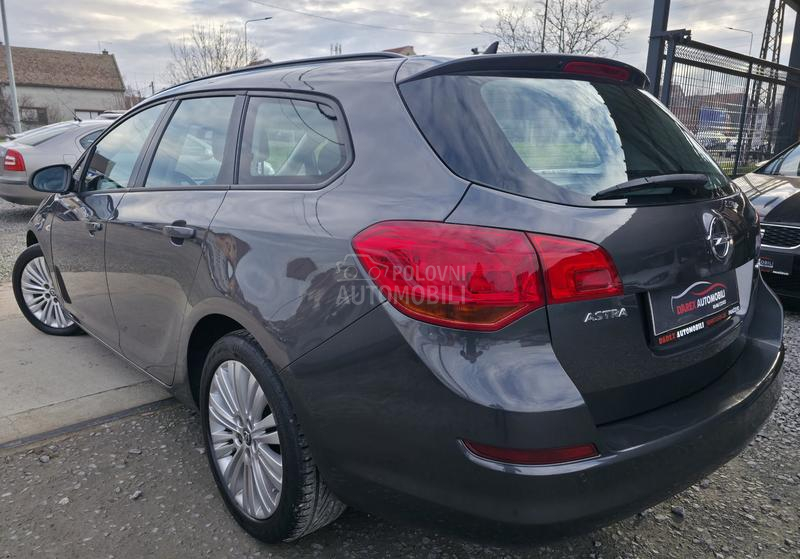 Opel Astra J 1.3 CDTI N.A.V.I