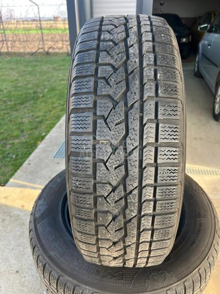 Kumho 235/65 R17 Zimska
