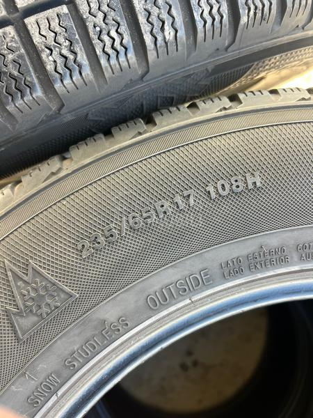 Kumho 235/65 R17 Zimska