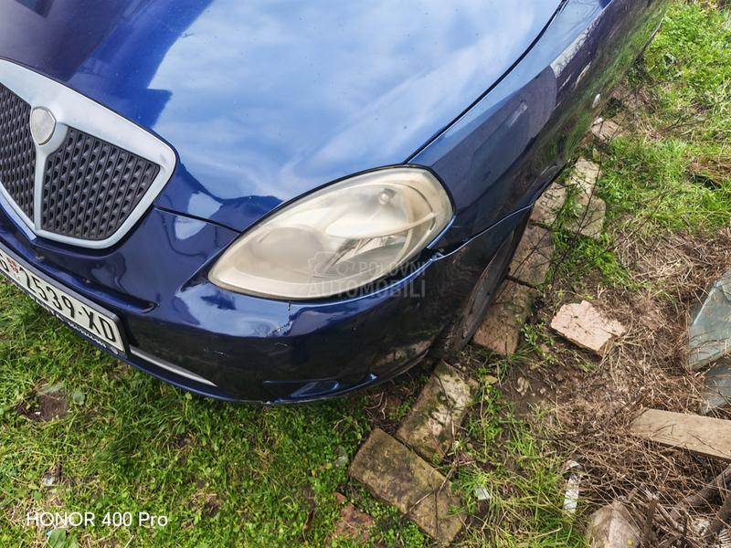 Lancia Ypsilon 