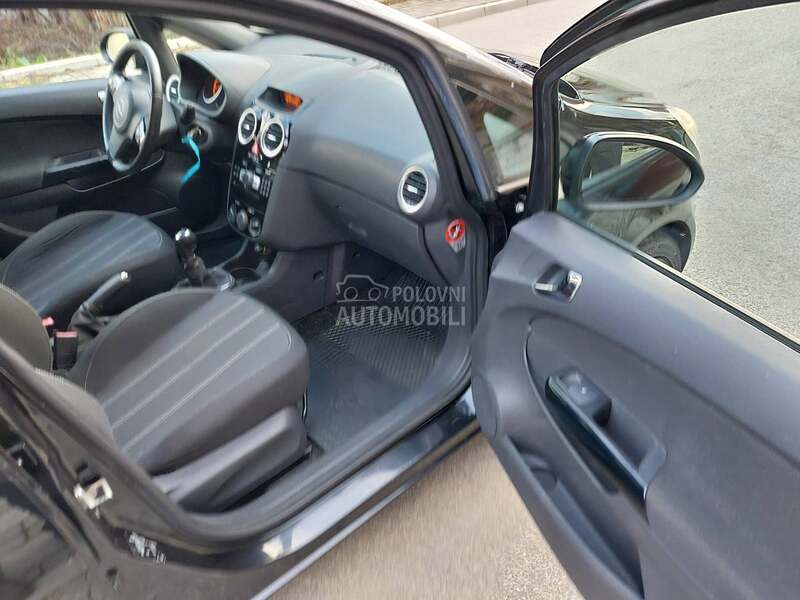Opel Corsa D 1.4I 16V GERMANY