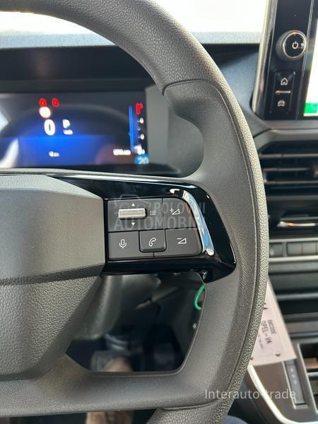 Opel Vivaro 2.0D AT8, 9 sedista ODMAH