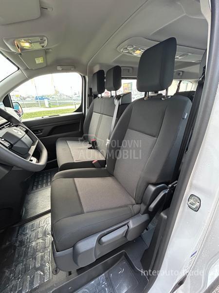 Opel Vivaro 2.0D AT8, 9 sedista ODMAH
