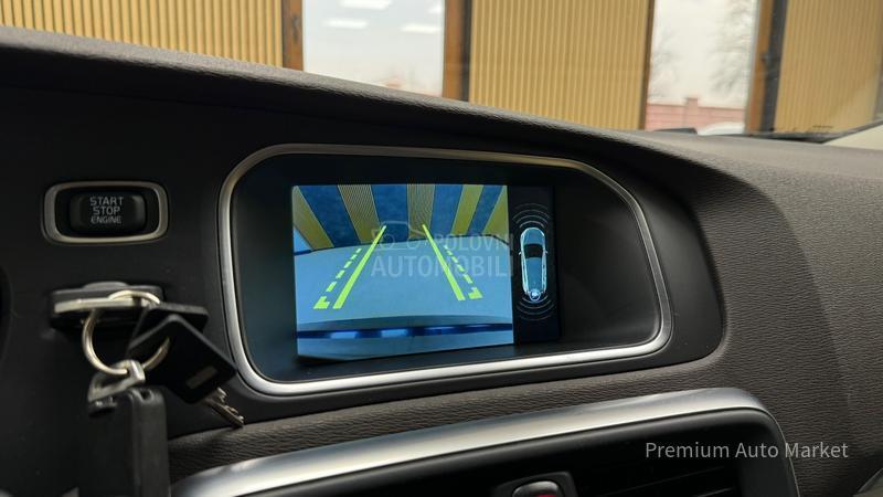 Volvo V40 //2.0 D4/PANO/KAM