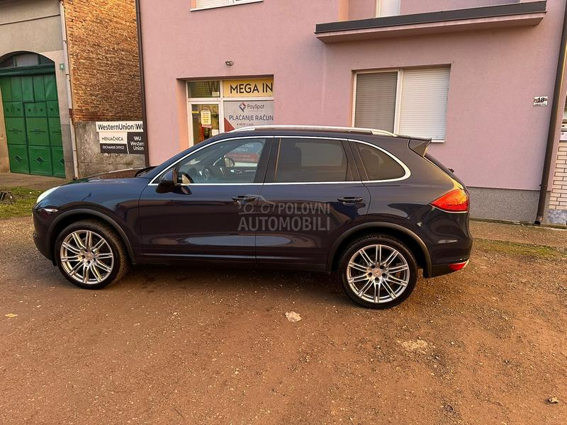 Porsche Cayenne Burmester