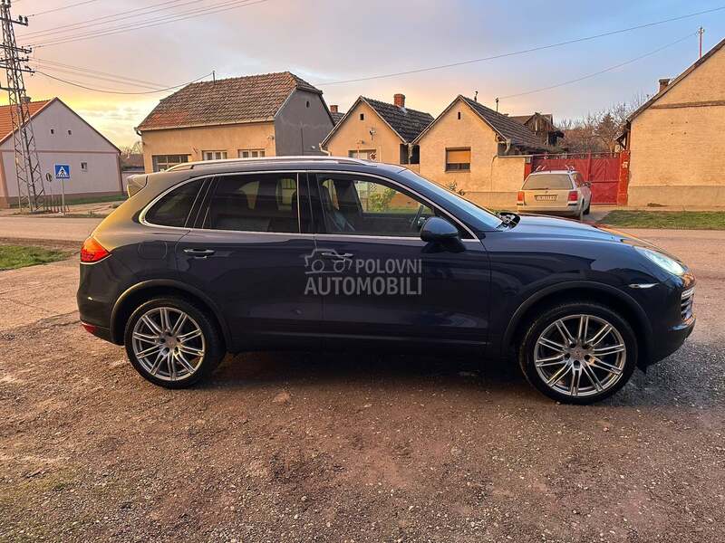 Porsche Cayenne Burmester