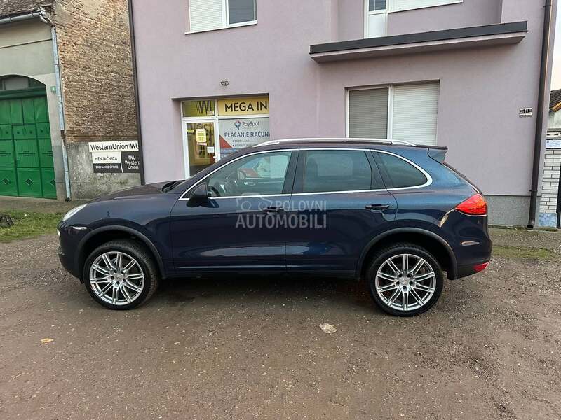 Porsche Cayenne Burmester