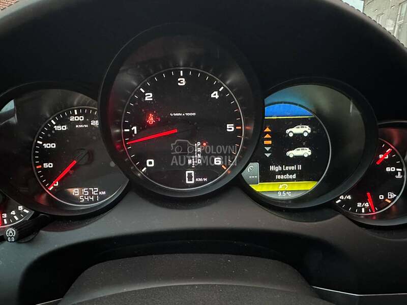 Porsche Cayenne Burmester