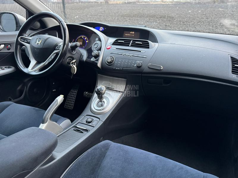 Honda Civic 1.8i-VTEC