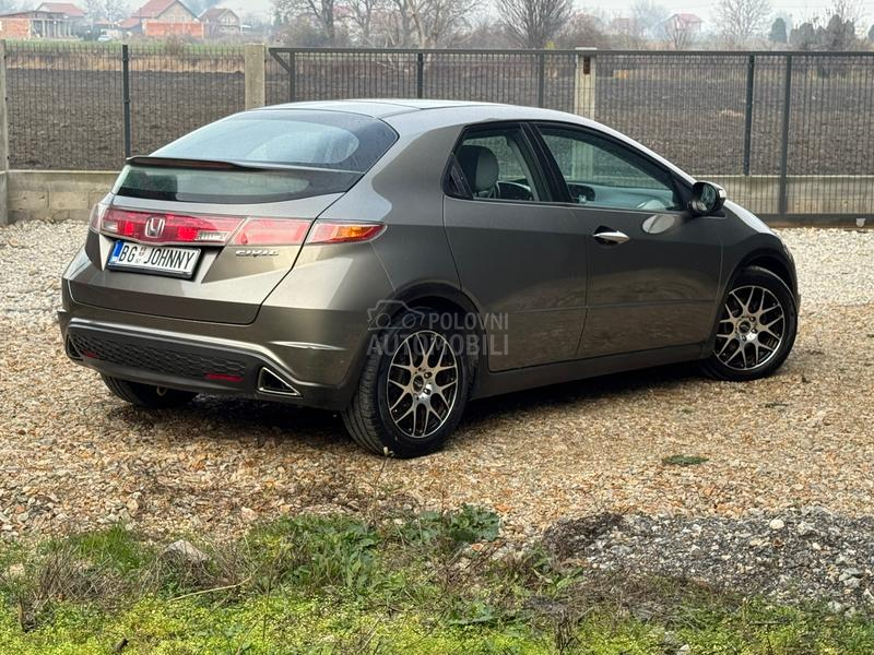 Honda Civic 1.8i-VTEC