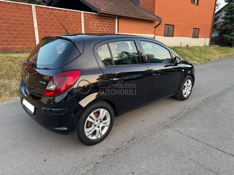 Opel Corsa D 1,3Mjet  Pun 0preme