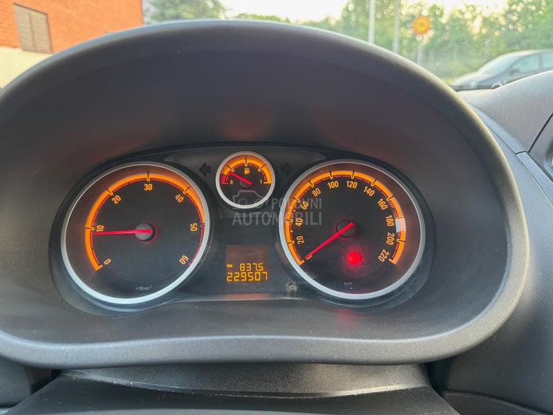 Opel Corsa D 1,3Mjet  Pun 0preme