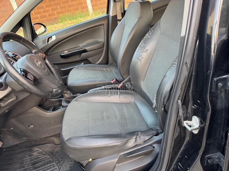 Opel Corsa D 1,3Mjet  Pun 0preme