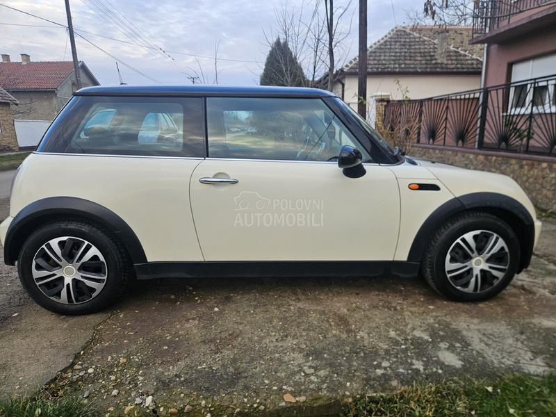MINI One 