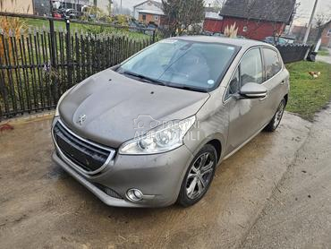 branik hauba za Peugeot 208