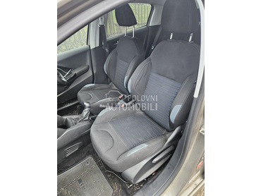 enterijer sedišta za Peugeot 208