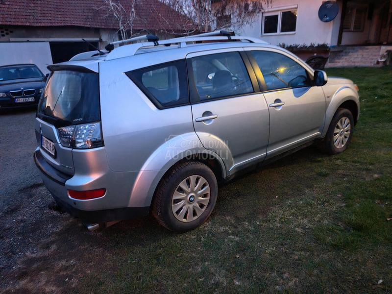 Mitsubishi Outlander 