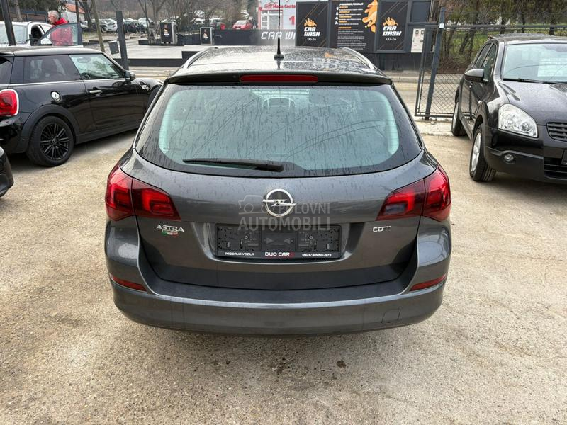 Opel Astra J COSMO