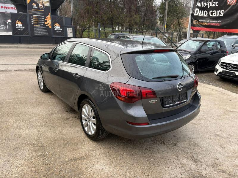 Opel Astra J COSMO