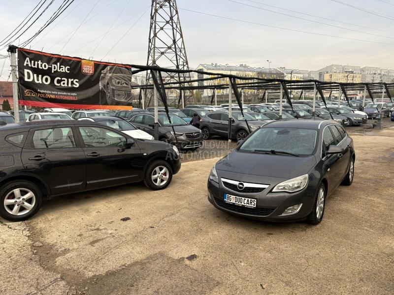 Opel Astra J COSMO
