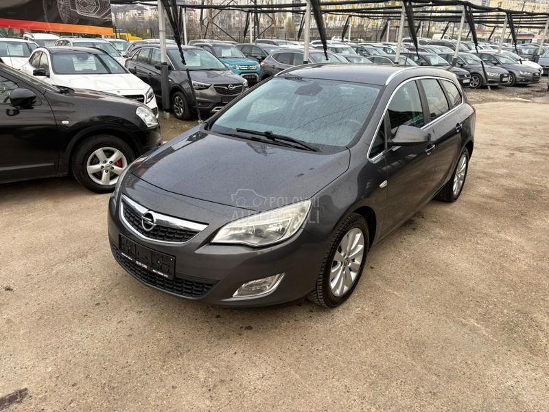 Opel Astra J COSMO