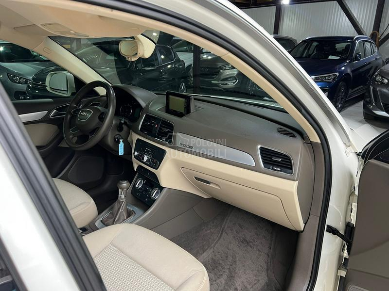 Audi Q3 2,0tdi sport line